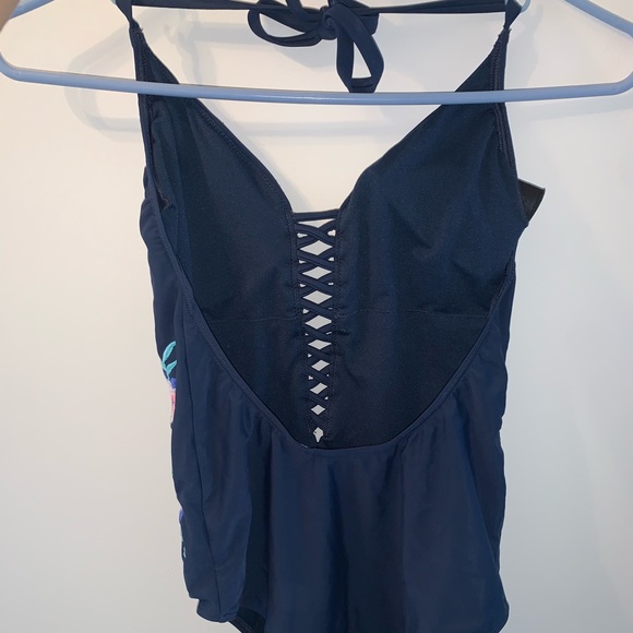 one piece hollister bathing suit - Picture 2 of 2